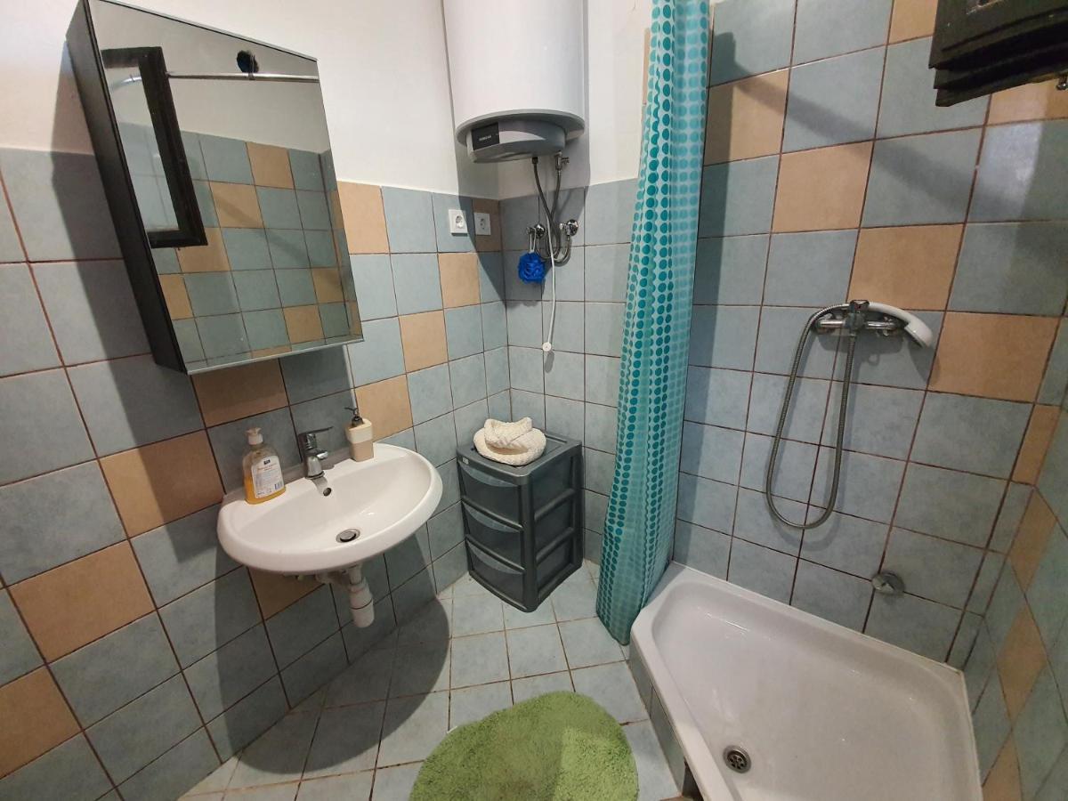 Apartmani Bellevue Vir Exterior foto