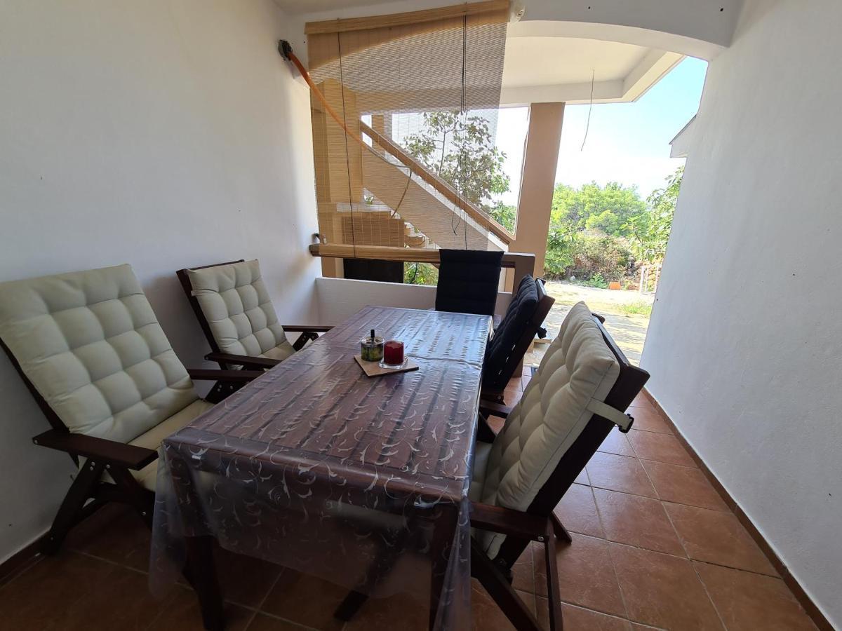 Apartmani Bellevue Vir Exterior foto