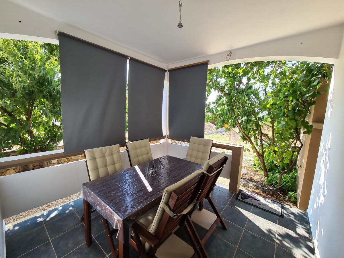 Apartmani Bellevue Vir Exterior foto
